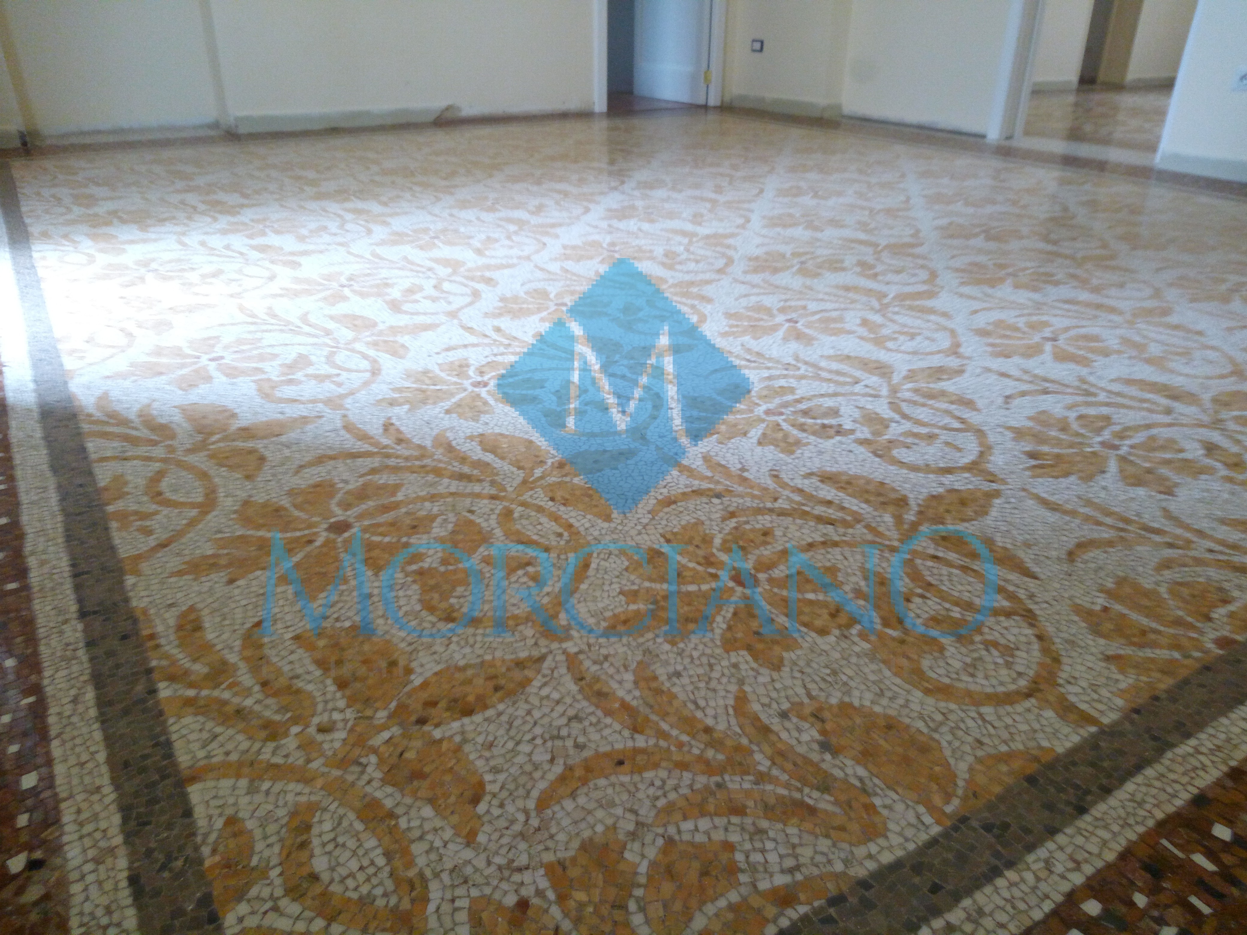 Levigatura e lucidatura di un pavimento a mosaico Lecce